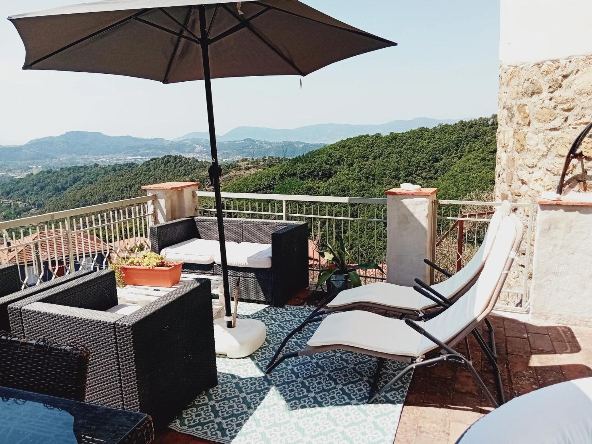 Comfortable Apartment With Sea View In Falcinello Exterior photo